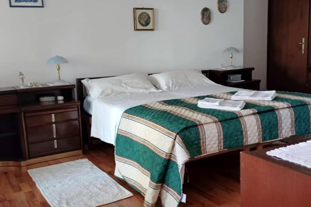 Brezza Marina - Appartamento In Villa Fronte Mare Trieste Exterior foto
