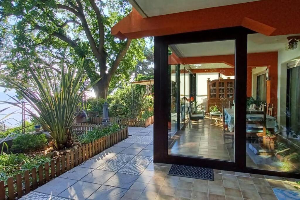 Brezza Marina - Appartamento In Villa Fronte Mare Trieste Exterior foto