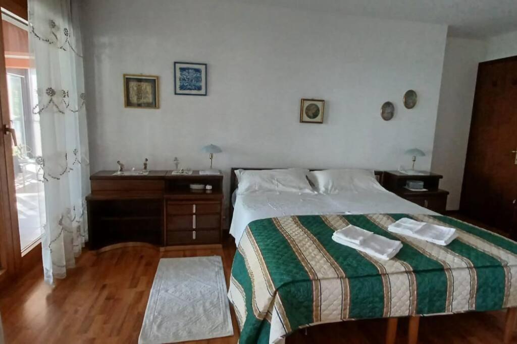 Brezza Marina - Appartamento In Villa Fronte Mare Trieste Exterior foto